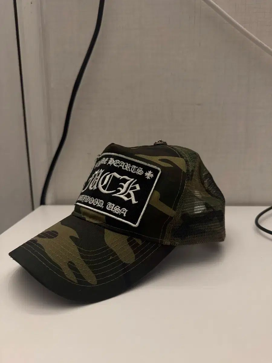 クロムハーツ fuck ハリウッド トラッカーハット otto メッシュキャップ