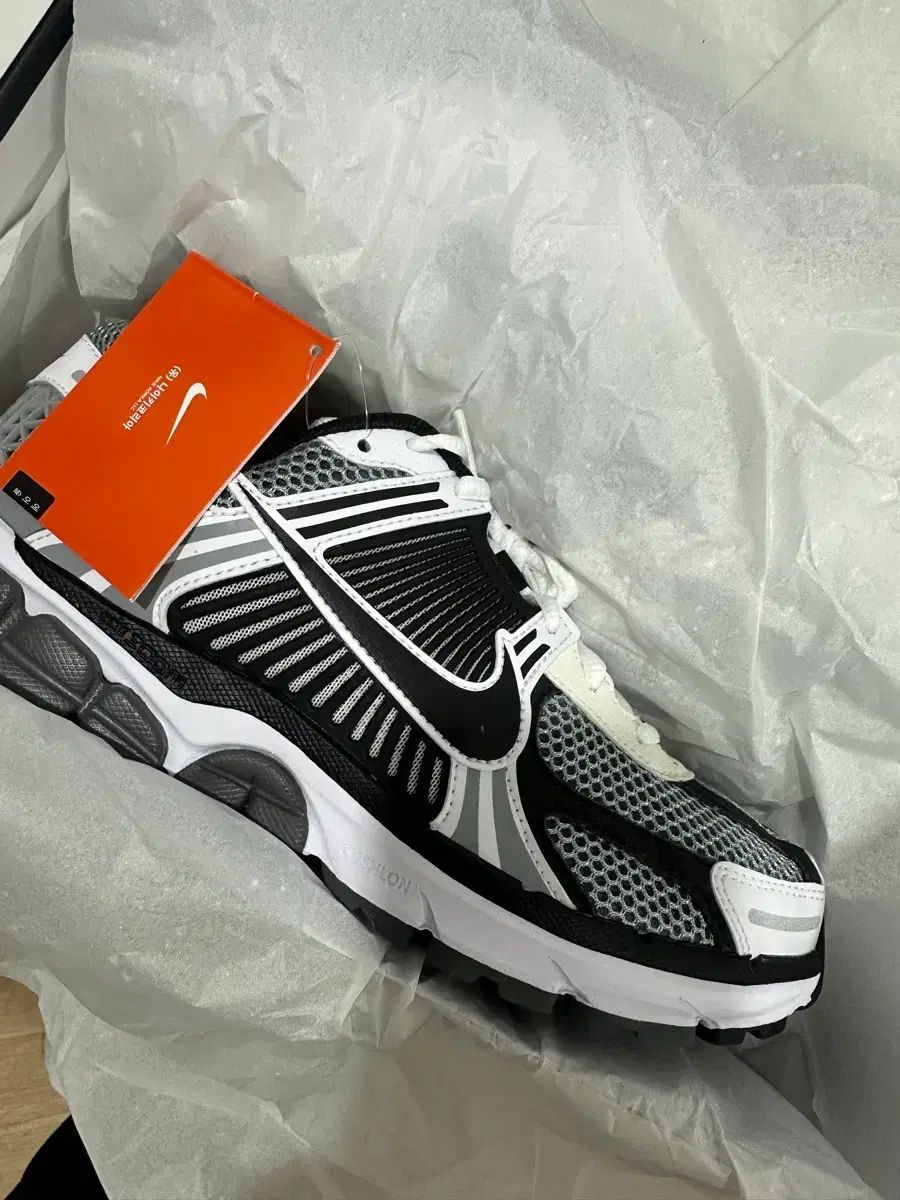 NIKE ナイキ ズーム ボメロ5 SE SP 275