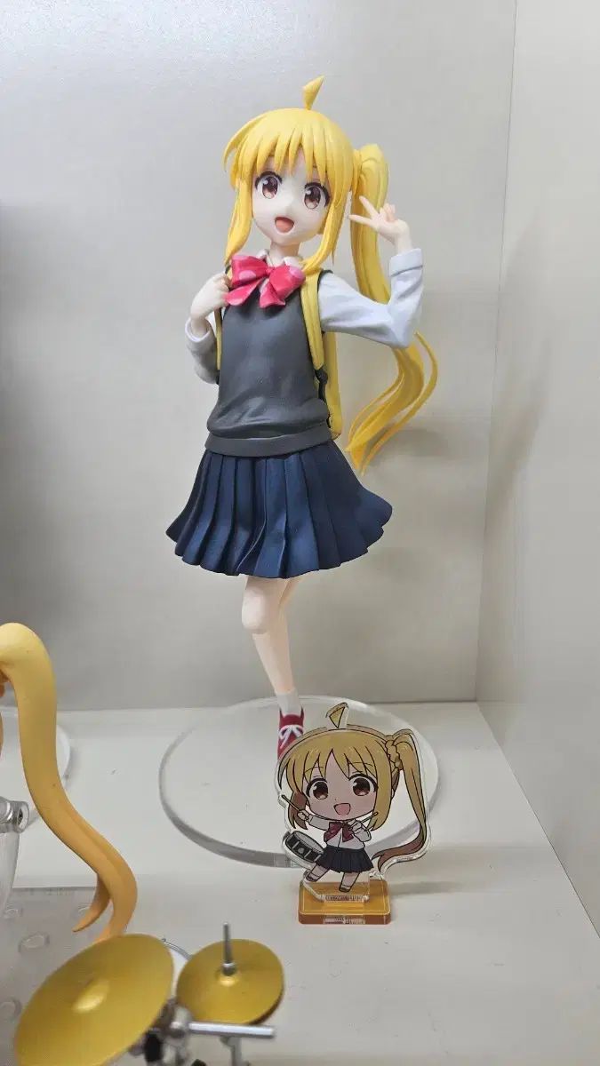 ぼっち ざ ろっく イージーチ ニジカ スケール フィギュア