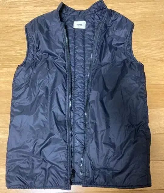 FENDI フェンディ ダウン ベスト ネイビー