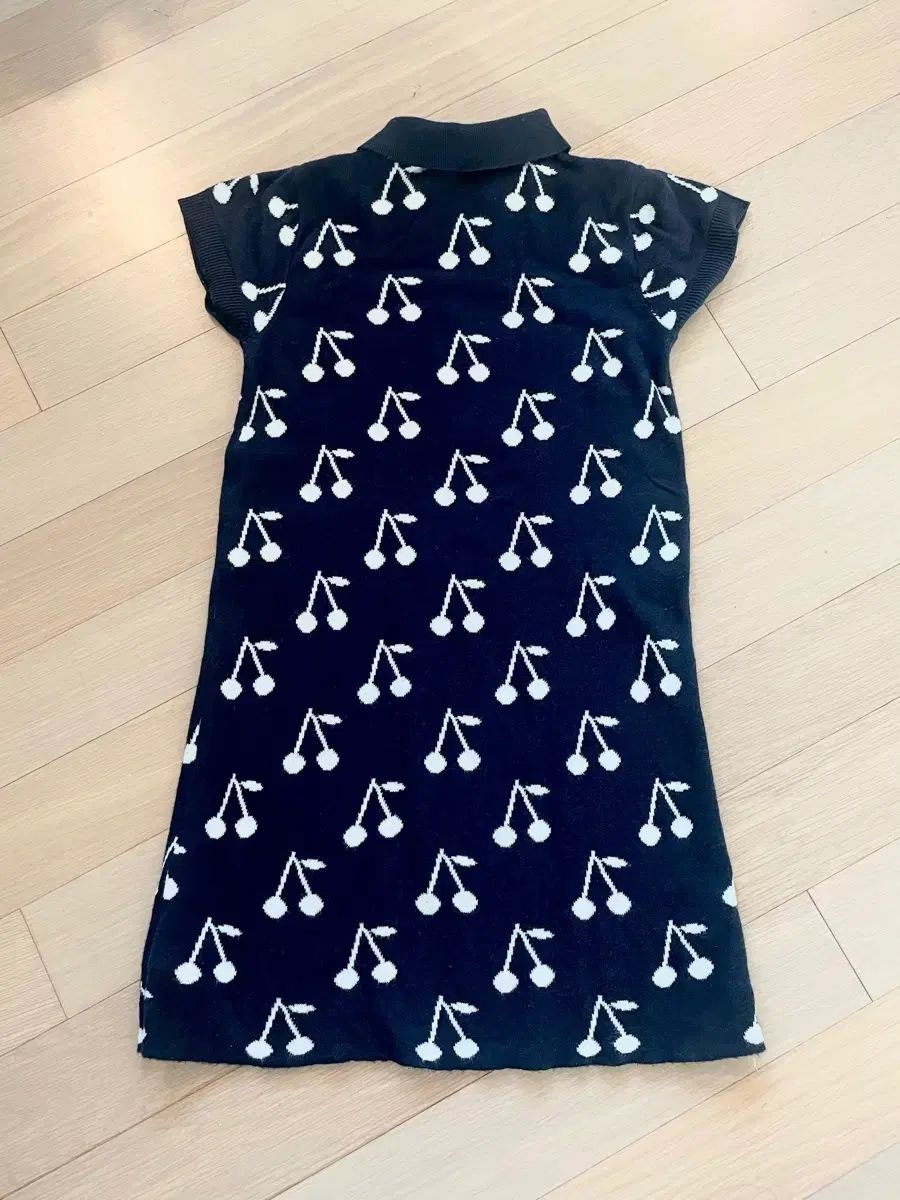 ボンポワン さくらんぼ ニット ブラック ONE PIECE 8 y 6-7歳