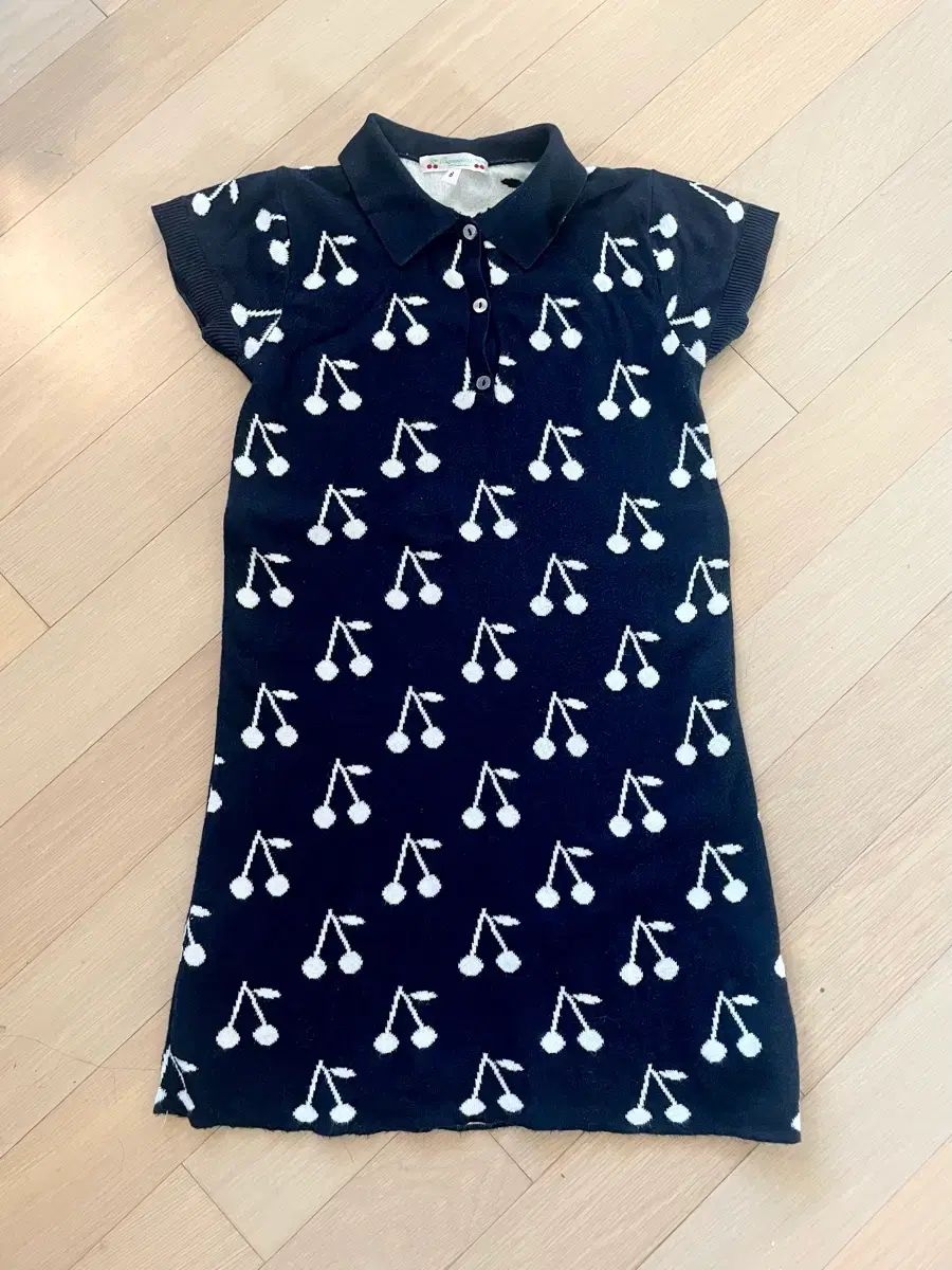 ボンポワン さくらんぼ ニット ブラック ONE PIECE 8 y 6 7歳