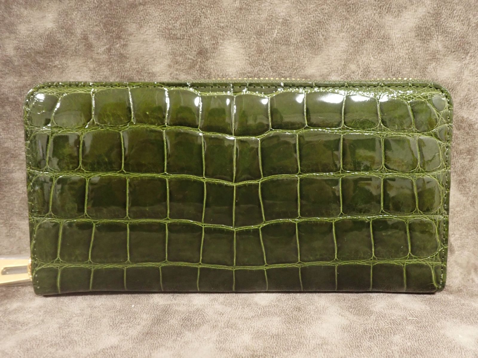 【専用】クロコダイル 財布 本物 グリーン ヘンローン社製 シャイニング加工 新品】高級クロコダイル財布 シャイニング加工 グリーン ヘンローン社