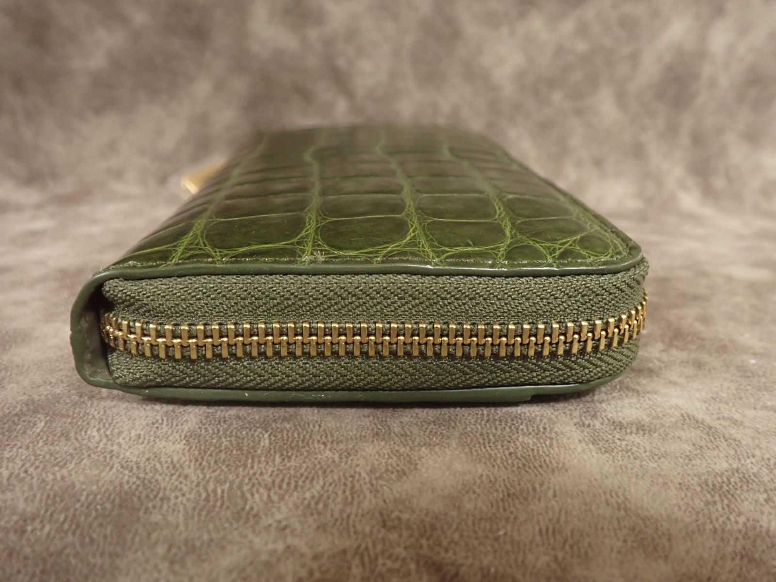 新品】高級クロコダイル財布 シャイニング加工 グリーン ヘンローン社