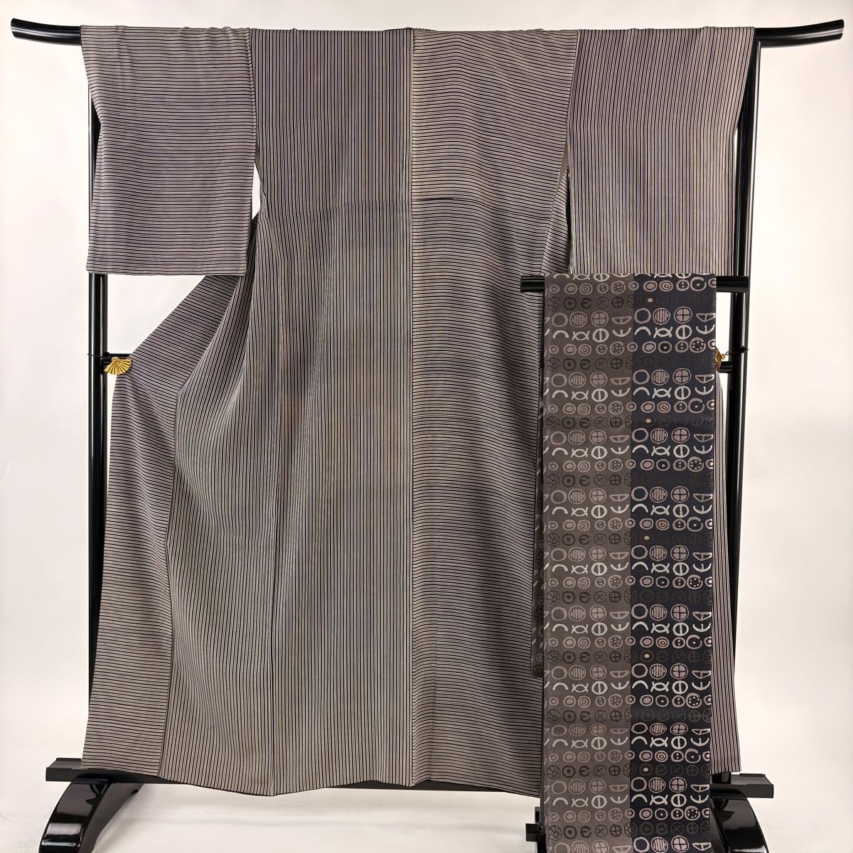 小紋 身丈157 5 cm 裄丈67 L 袷 袋帯セット 落款 縦縞 横縞 黒 正絹 秀品