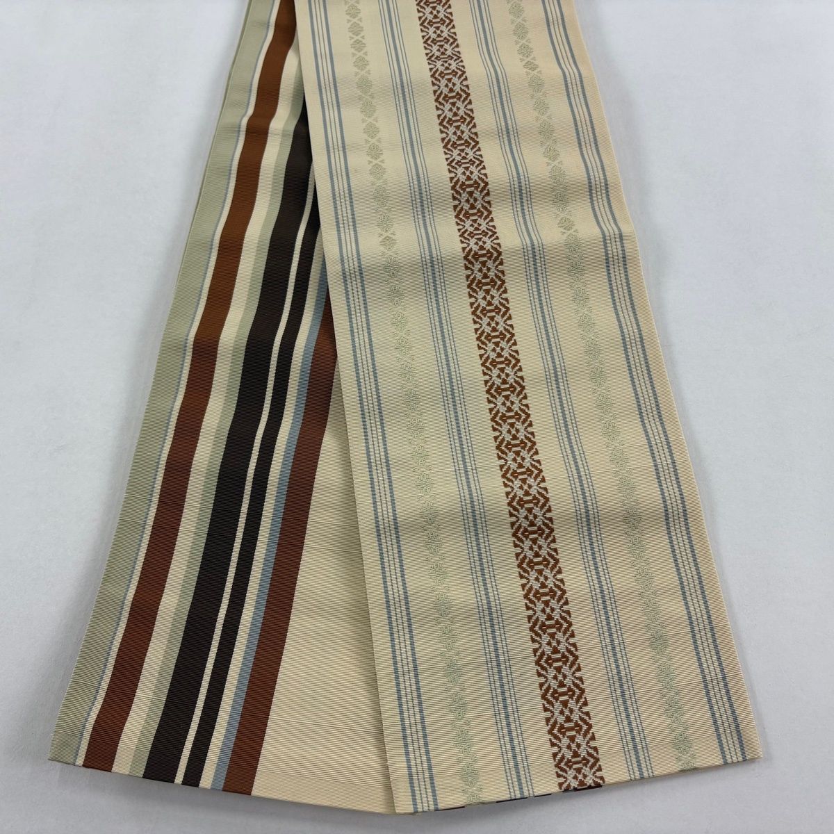 半幅帯 秀品 証紙 博多織 間道 独鈷 ベージュ 正絹