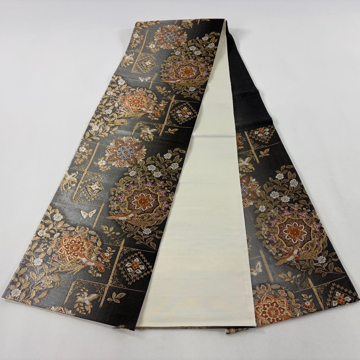 美品】 袋帯 秀品 華文 花鳥 刺繍 金糸 黒灰 六通 正絹 【中古