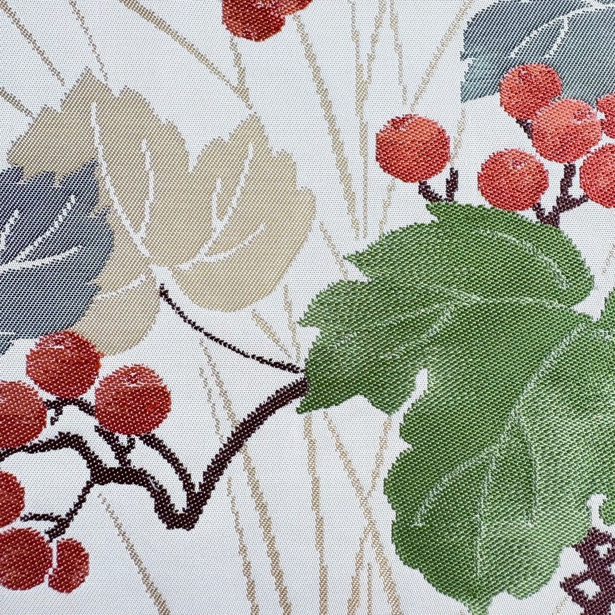 名古屋帯 秀品 関西仕立て 南天 刺繍 箔 ベージュ 正絹