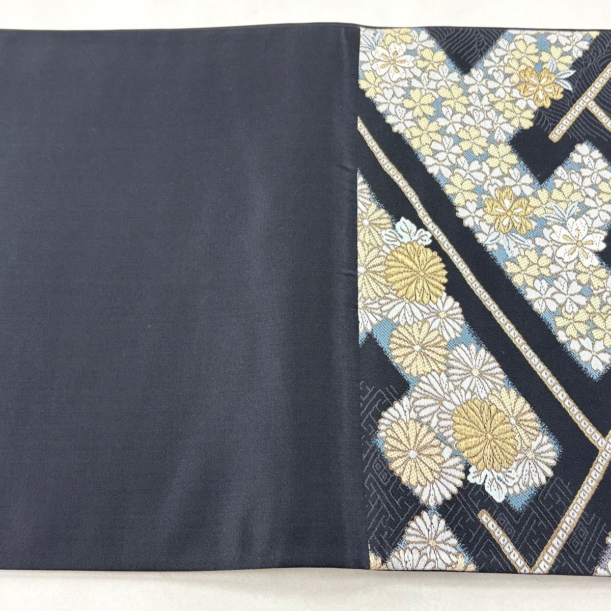 美品】 袋帯 秀品 菊 桜 金糸 唐織 濃紺 六通 正絹 【中古】 - メルカリ