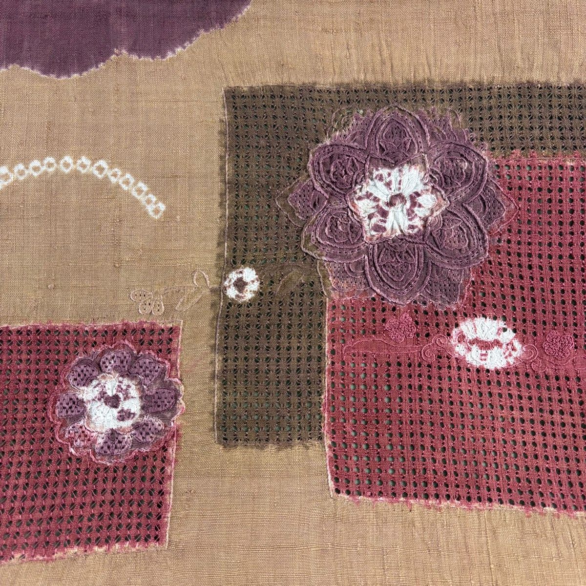 名古屋帯 秀品 紬地 華文 雲文 絞り 刺繍 薄茶色 正絹