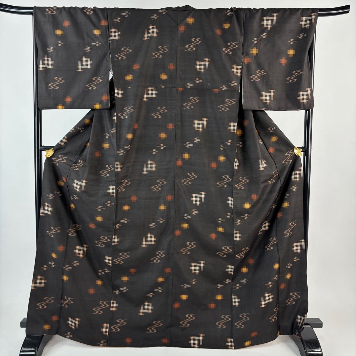 紬 身丈168 5 cm 裄丈68 L 袷 燕 十時絣 焦茶色 正絹