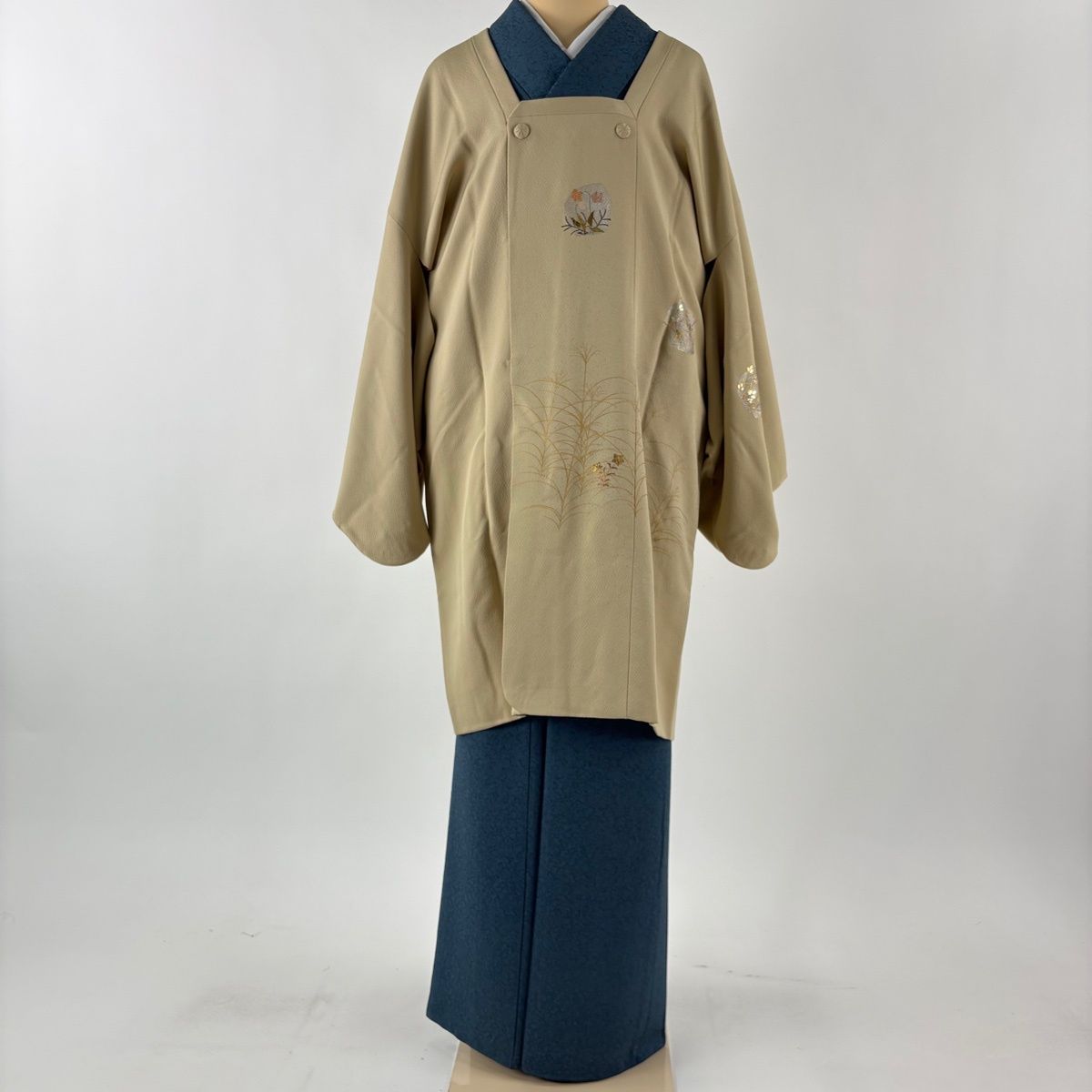 道行 身丈96 cm 裄丈68 L 和装コート 草花 すすき 金銀彩 ベージュ 正絹 秀品