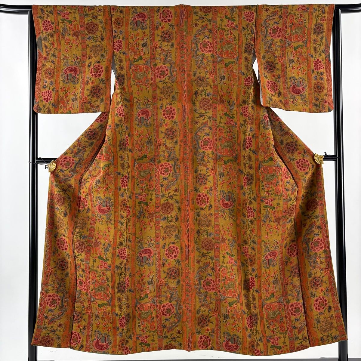 小紋 身丈151.5 cm 裄丈64.5 M 袷 動物 草花 縮緬 鶯色 正絹 秀品