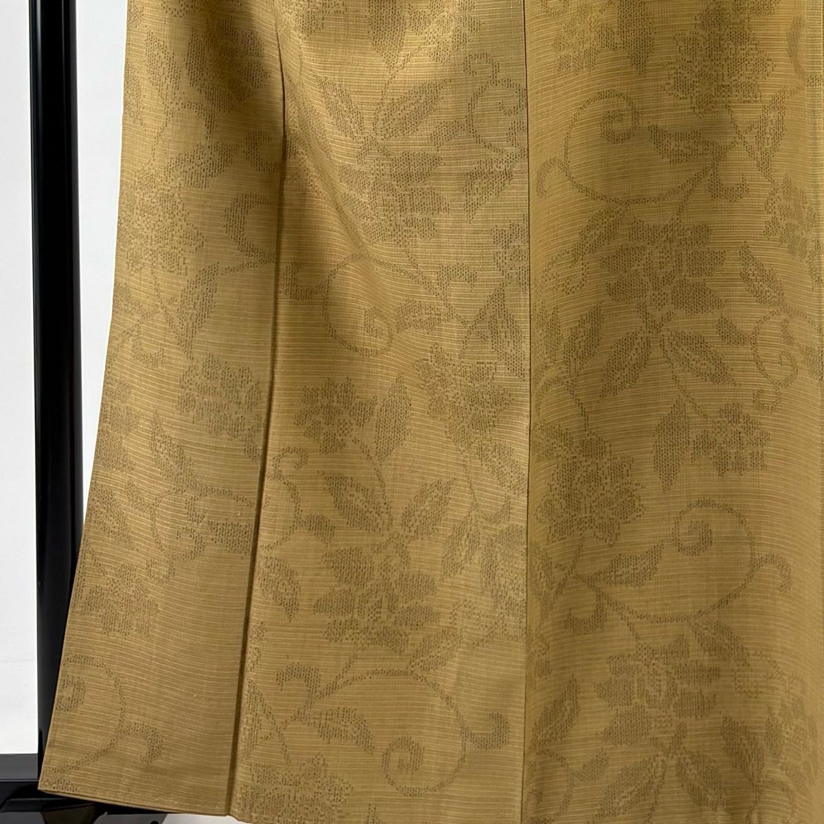 結城紬 身丈163 cm 裄丈63.5 S 袷 証紙 花唐草 亀甲絣 黄土色 正絹 秀品
