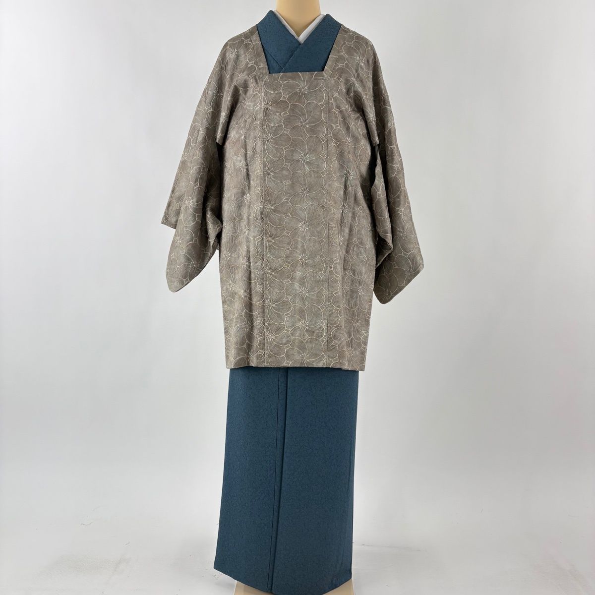 道行 身丈88 cm 裄丈64.5 M 和装コート 角衿 花 灰茶 正絹 秀品