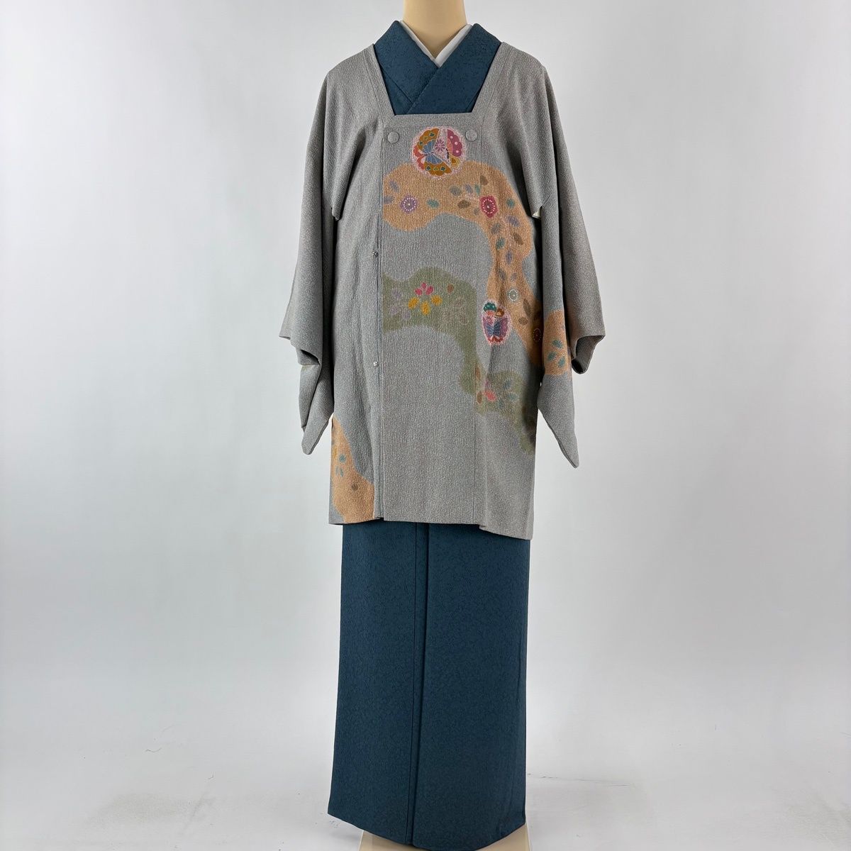 道行 身丈88 cm 裄丈65 M 和装コート 角衿 蝶 梅 金彩 灰色 正絹 秀品