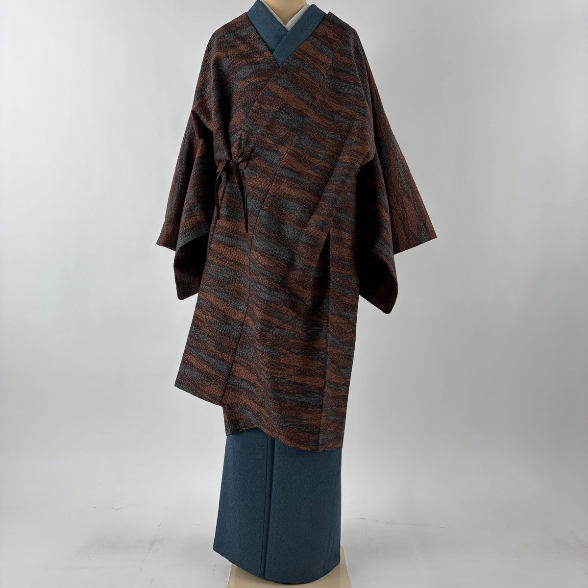 道中着 身丈110 cm 裄丈69 L 和装コート 洗える着物 幾何学 茶色 化繊 秀品