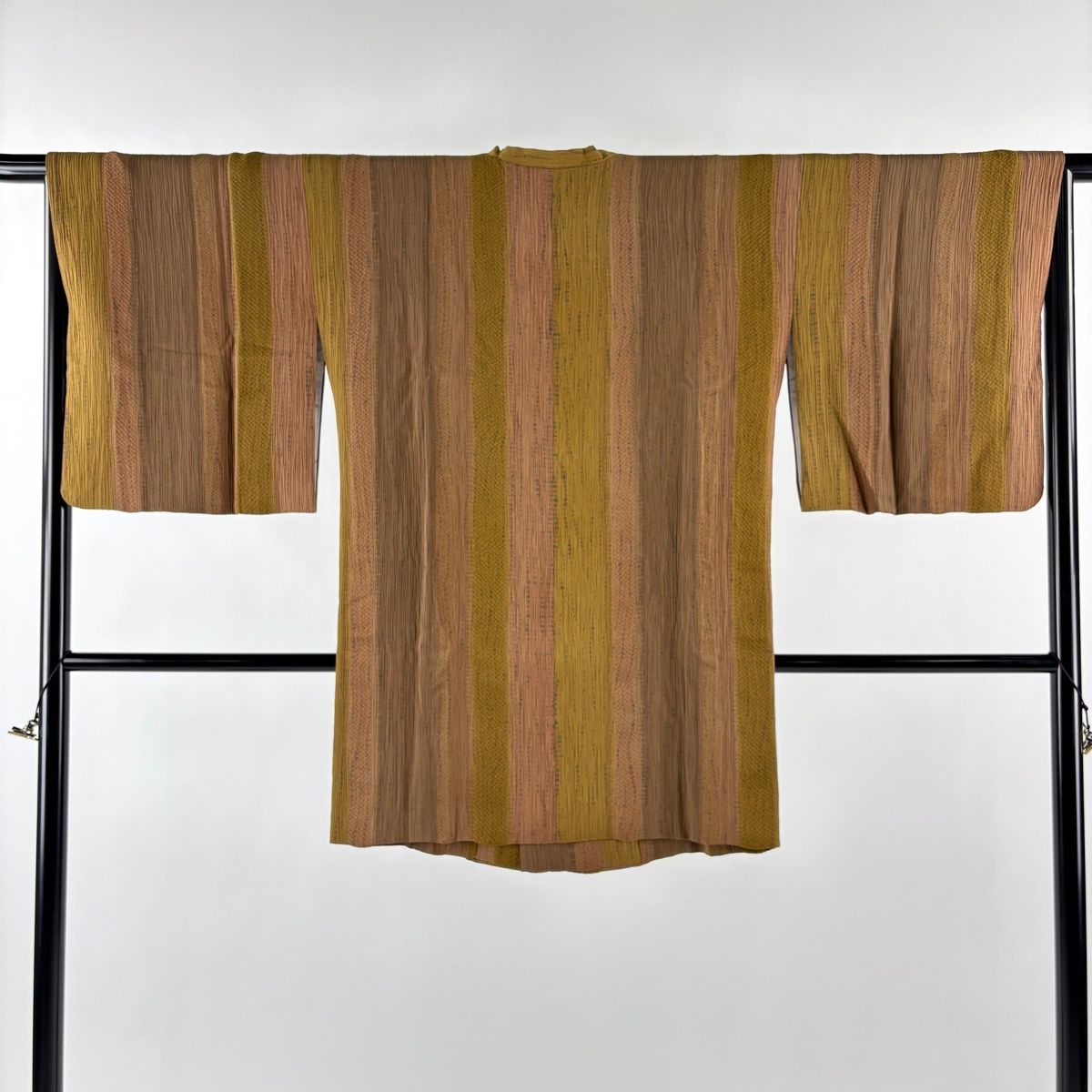 道行 身丈89 cm 裄丈66.5 M 和装コート 角衿 縦縞 地紋 茶色 正絹 秀品