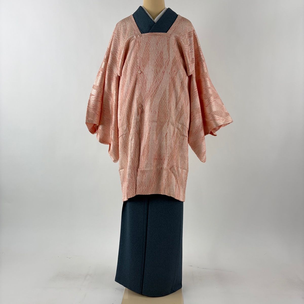 道行 身丈96 cm 裄丈67 M 和装コート 角衿 鈴乃屋 幾何学 絞り 薄ピンク 正絹 秀品