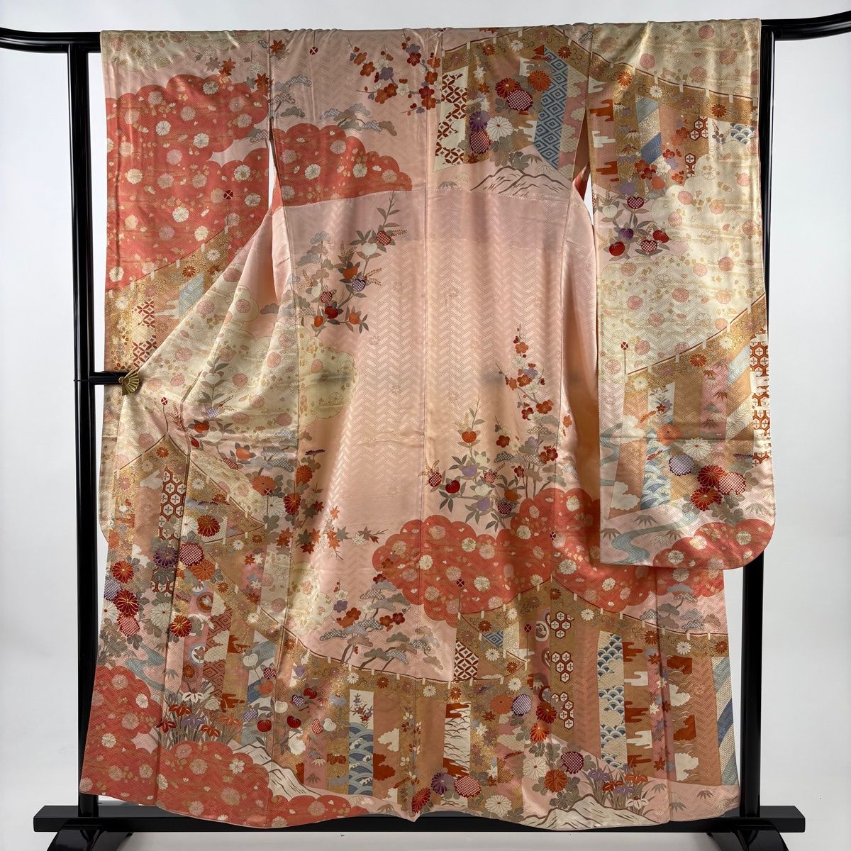 振袖 身丈157 cm 裄丈62 5 S 袷 吾妻徳穂 落款 幔幕 菊 金糸 金彩 薄ピンク 正絹 秀品