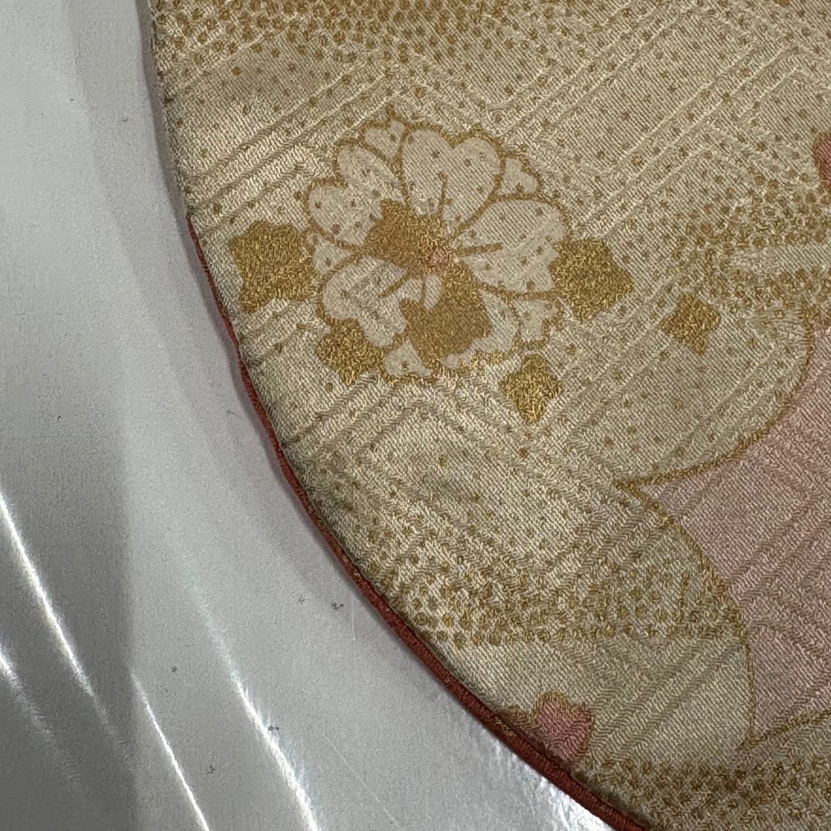  振袖 身丈157 cm 裄丈62.5 S 袷 吾妻徳穂 落款 幔幕 菊 金糸 金彩 薄ピンク 正絹 秀品 振袖 着物