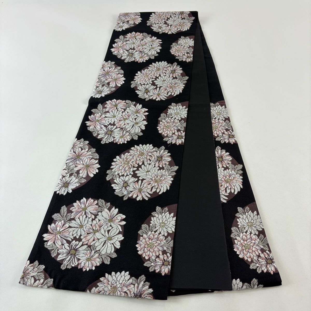 袋帯 名品 菊 金糸 黒 六通 正絹 【中古】 - メルカリ