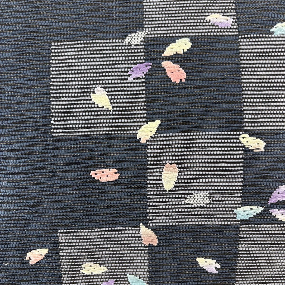 名古屋帯 市松 花びら 金糸 黒灰 正絹