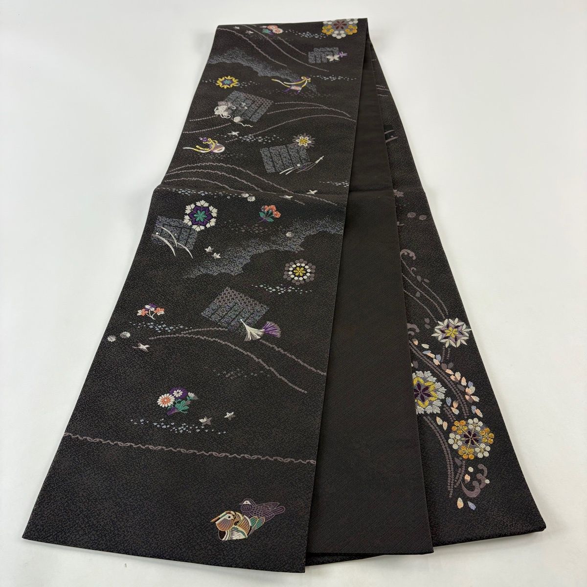 袋帯 名品 雪月花 鴛鴦 花びら 金銀糸 箔 茶紫 お太鼓柄 正絹 【中古