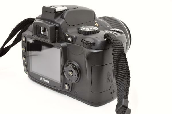 極美品｜Nikon D40 レンズセット｜ショット数1,512枚｜M015 極美品｜Nikon D40 ショット数1,086 枚 レンズキット ブラック