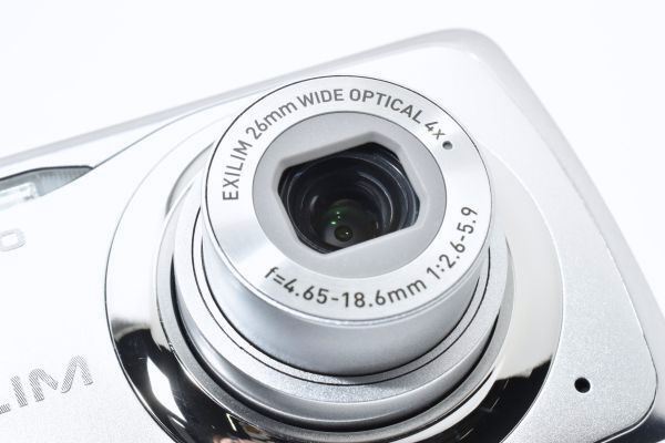 デジタルカメラ シルバー