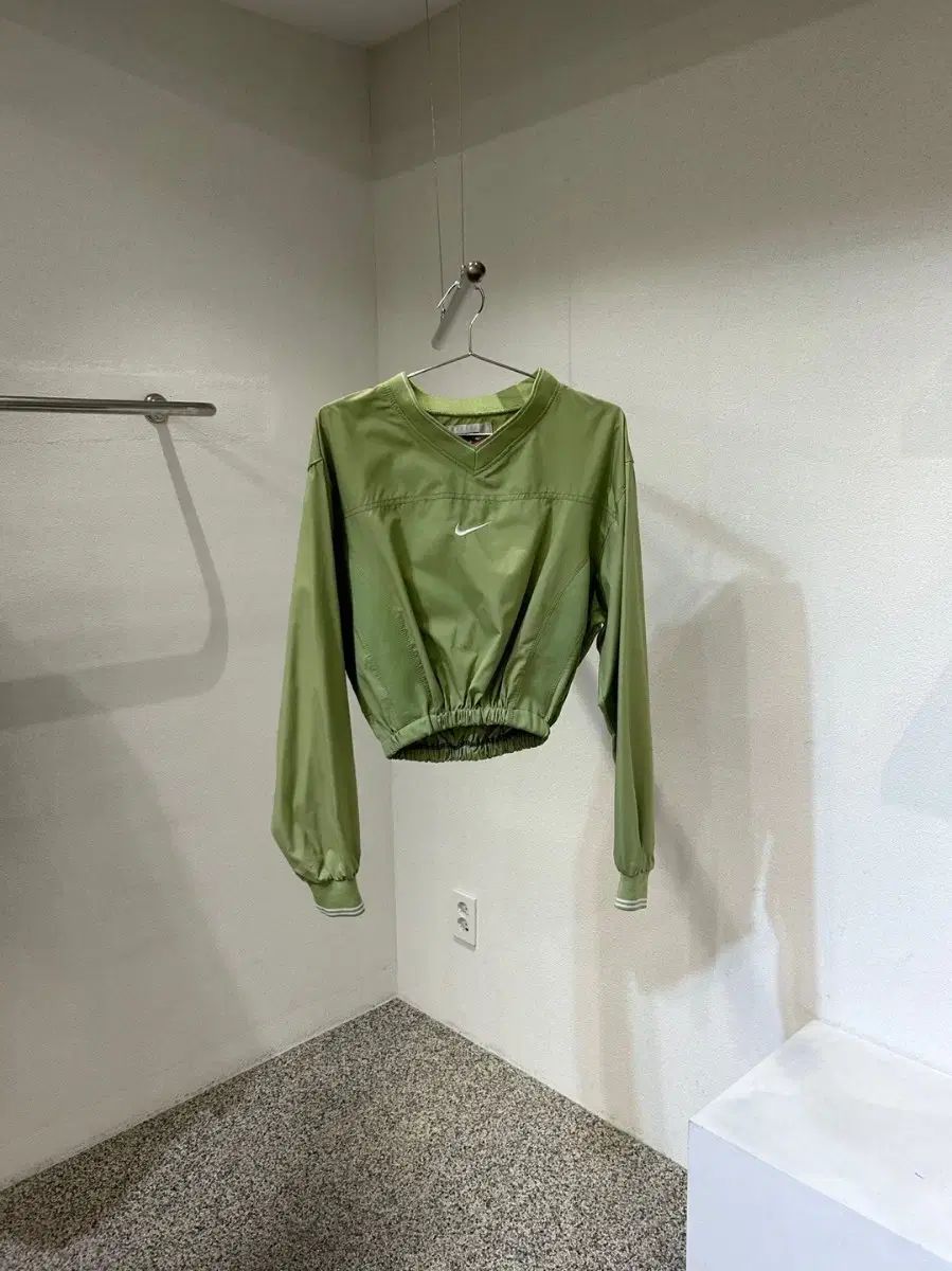 末吉安久作 ベスト 琉球紅型 半折扁額 大判芭蕉布「吉祥馬図」