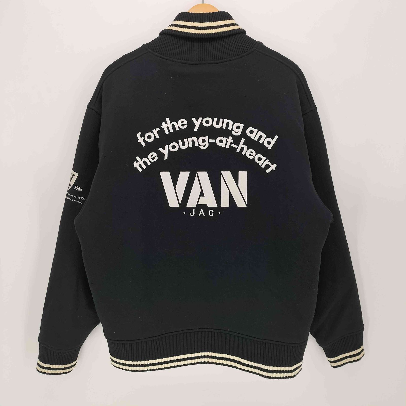 美品　ヴァンヂャケット VAN JAC アーチロゴスタジャン 黒　キルト　LL 希少 極美品 VAN JAC ヴァンヂャケット アメフトワッペン アーチロゴ