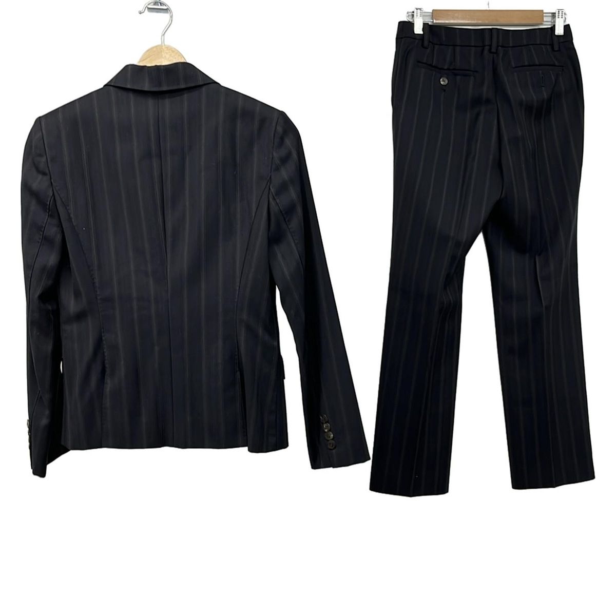 PaulStuart ポールスチュアート レディースパンツセットアップ レディース - 黒 3点セット ストライプ柄