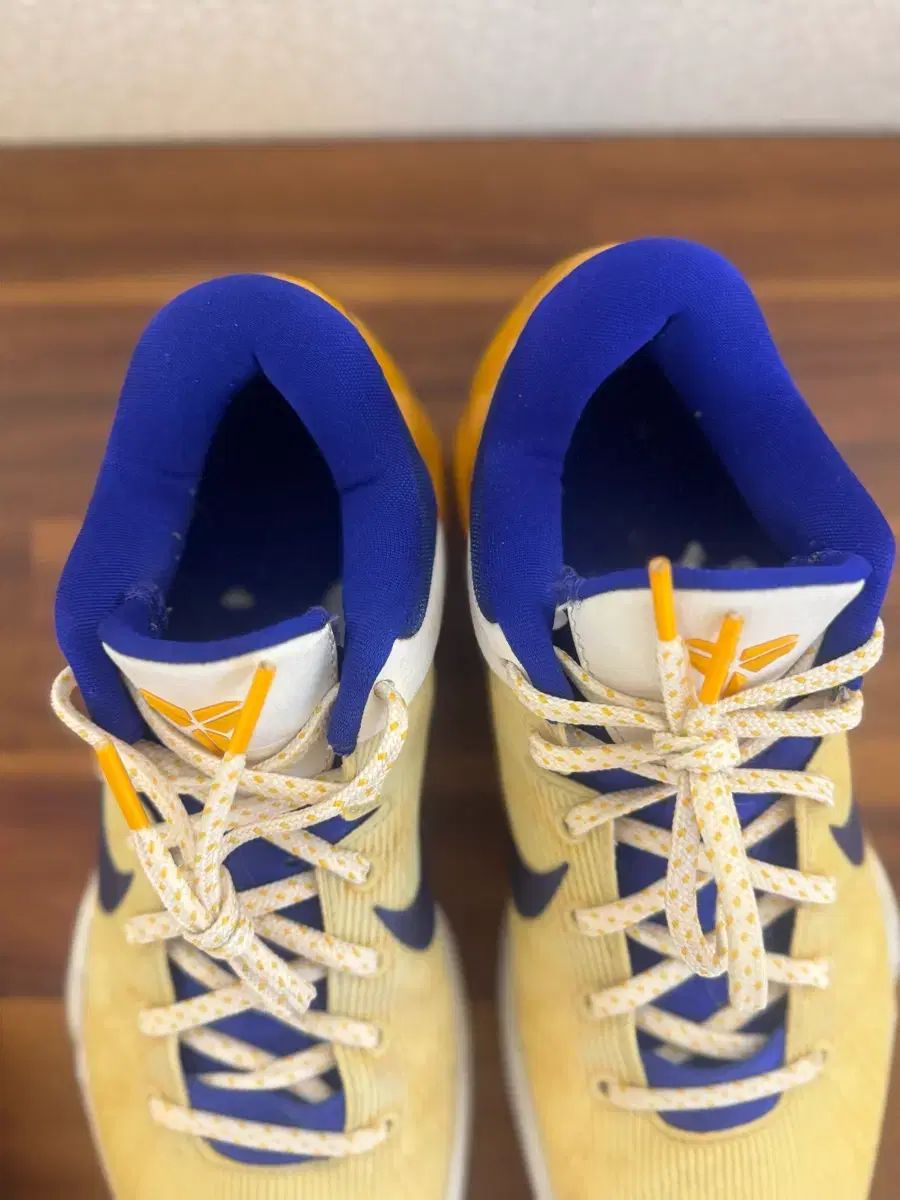 ズームコービー7 Lakers