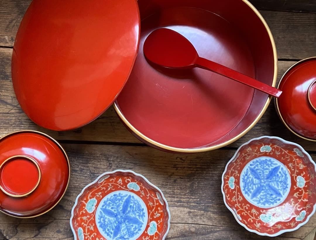 能登に伝わる古民藝 輪島塗 朱漆 蓋付椀 5客 / 時代 朱塗 漆器椀 飯椀 能登に伝わる古民藝 輪島塗 朱漆縁金 蓋付椀 2客 /時代 朱塗 漆器椀