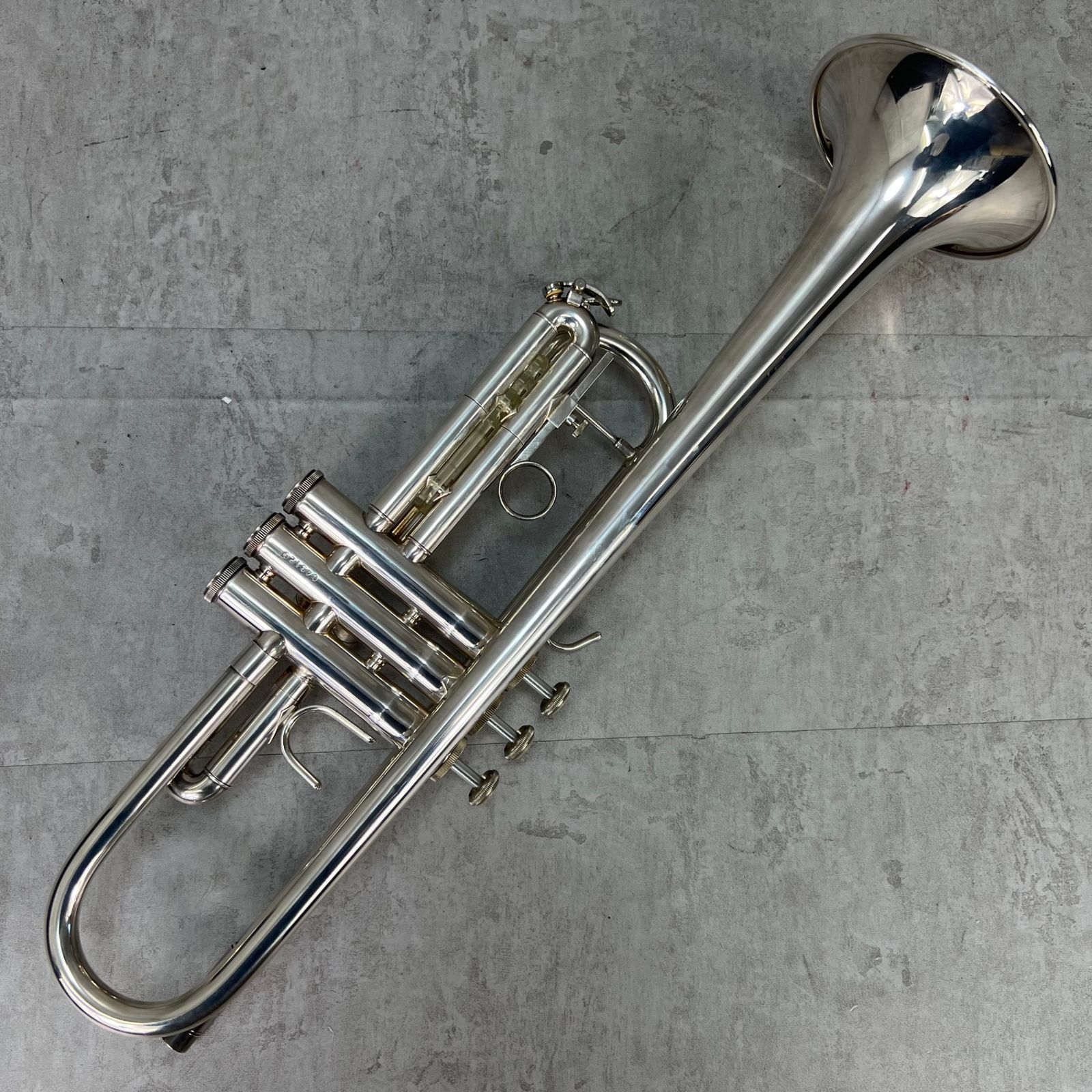 ビンセントバック TR300SP B♭トランペット イエローブラス 銀メッキ