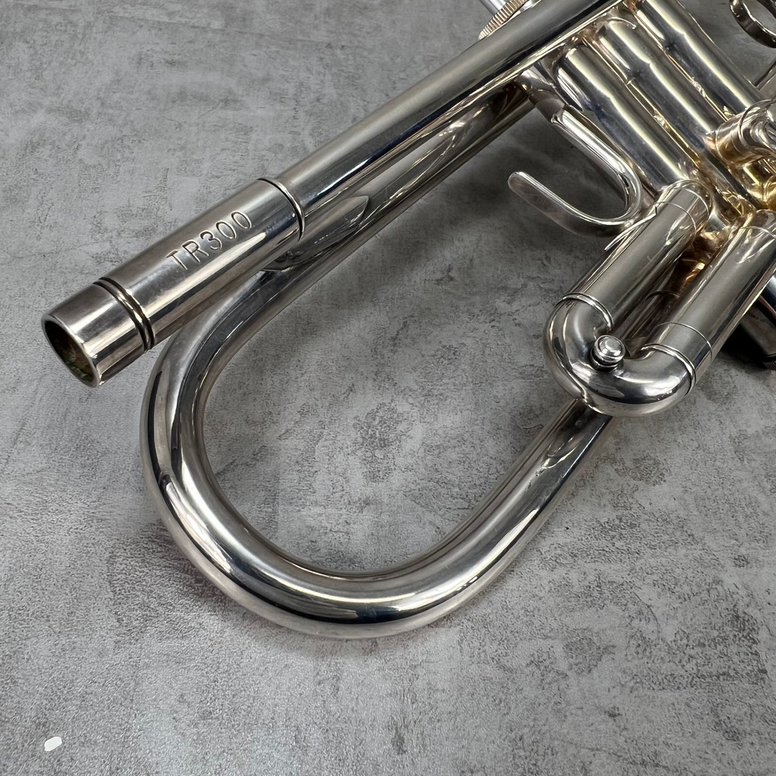 ビンセントバック TR300SP B♭トランペット イエローブラス 銀メッキ