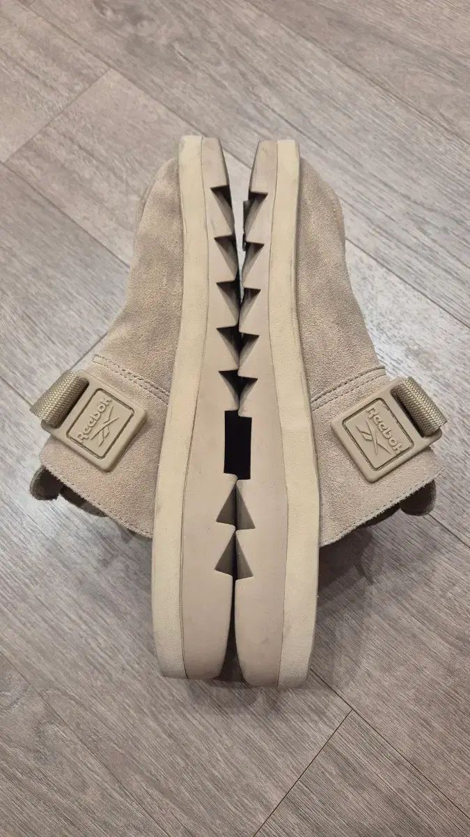 リーボックxニードルズ ビートニック