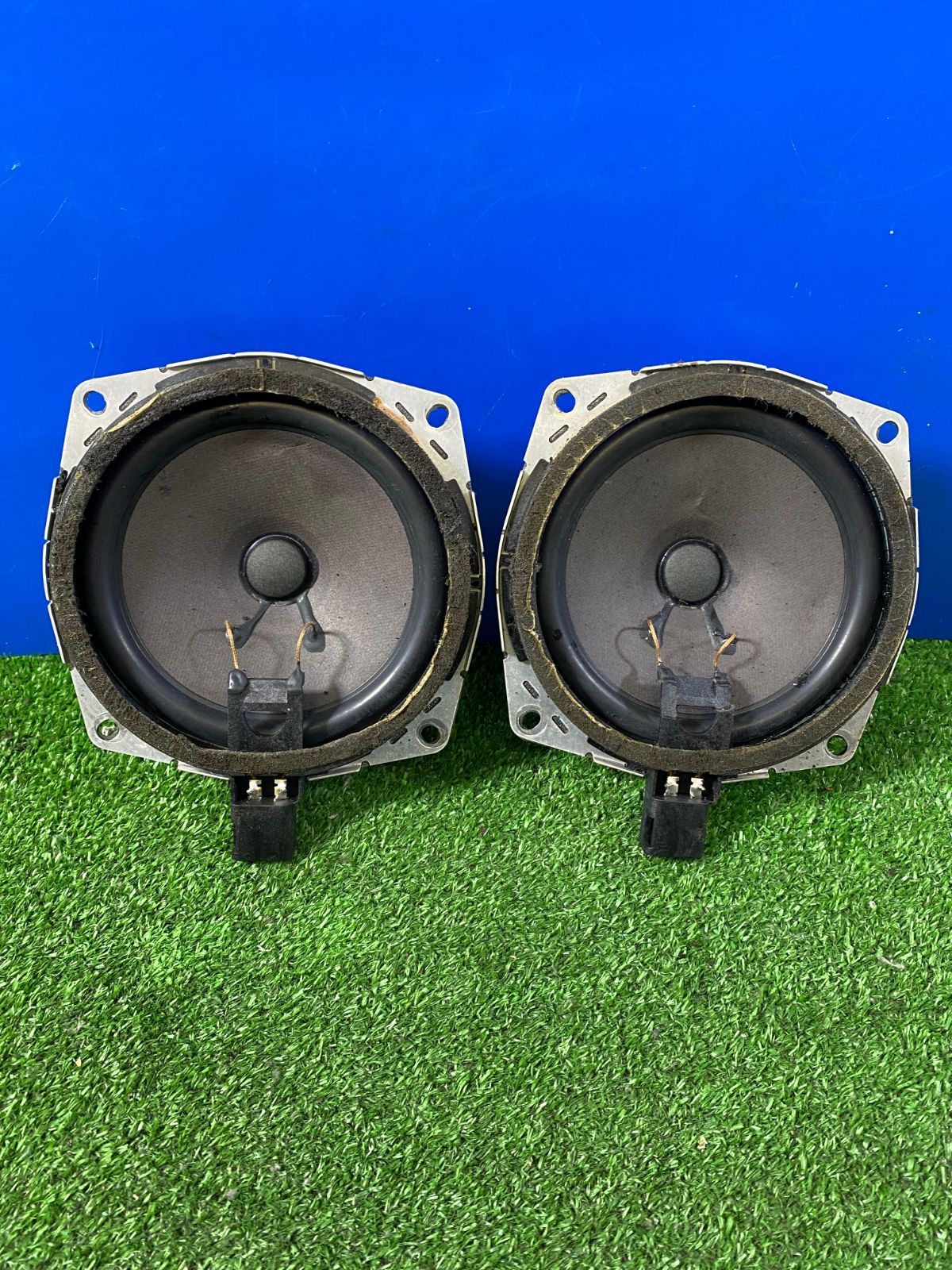 ZT-1689] スピーカー 2P 4 15W MR318621 純正三菱 ランサー