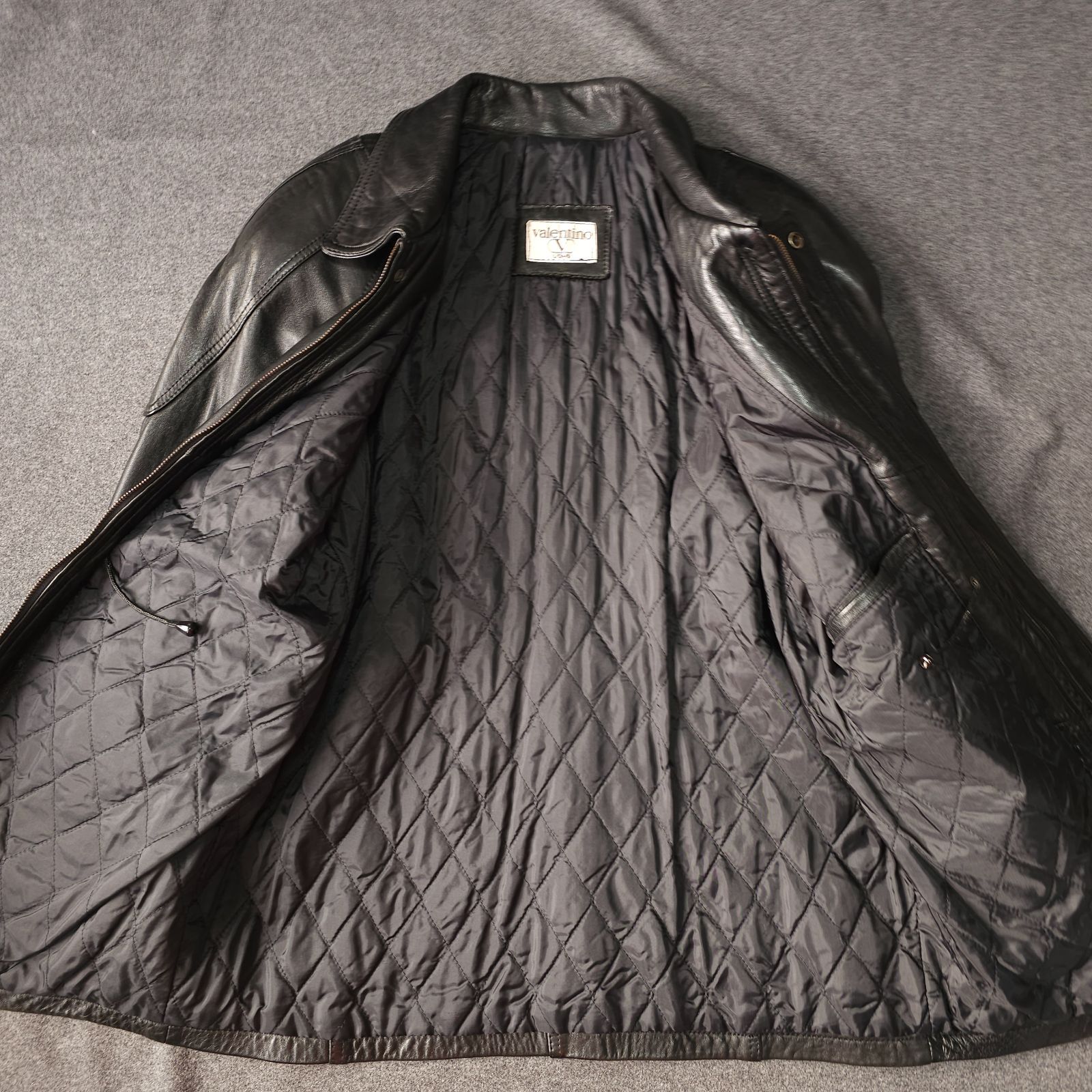 VALENTINO UOMO ヴィンテージ 羊革 レザージャケット M 新 モデルファッション - VALENTINO UOMO ヴィンテージ 羊革 レザー