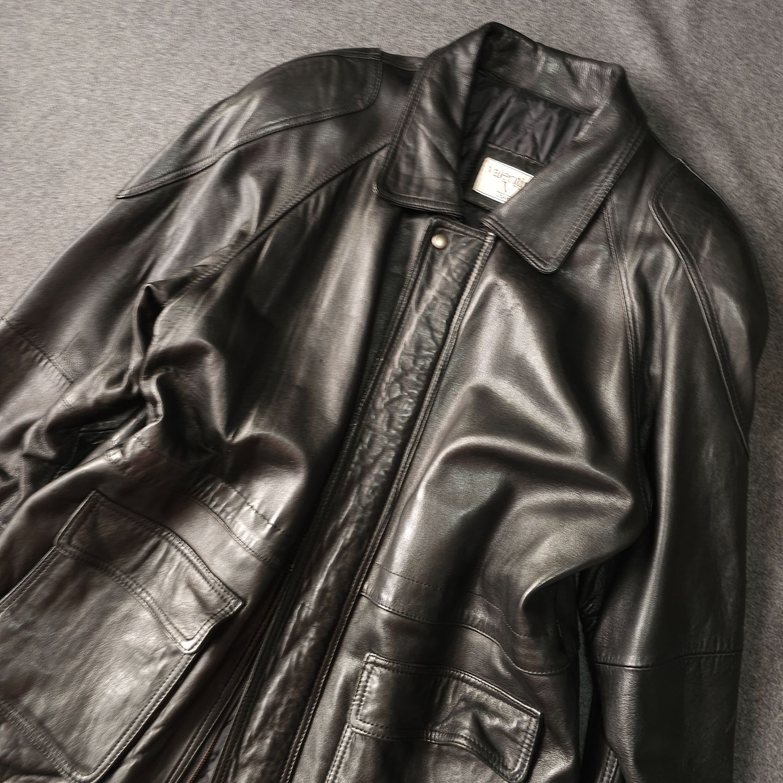 VALENTINO UOMO ヴィンテージ 羊革 レザージャケット M 新 モデルファッション - VALENTINO UOMO ヴィンテージ 羊革 レザー