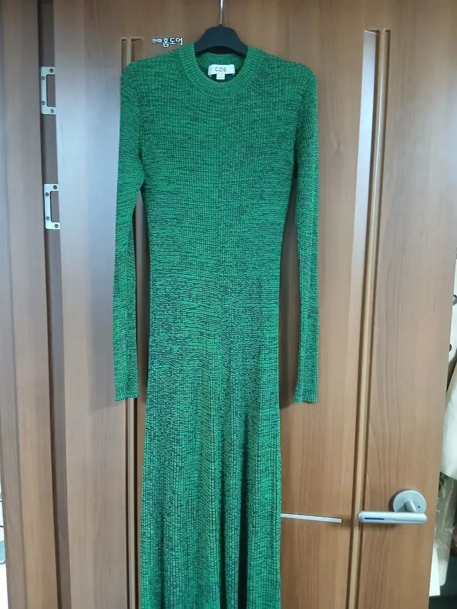 COS コス グリーン ロング ニット ONE PIECE M