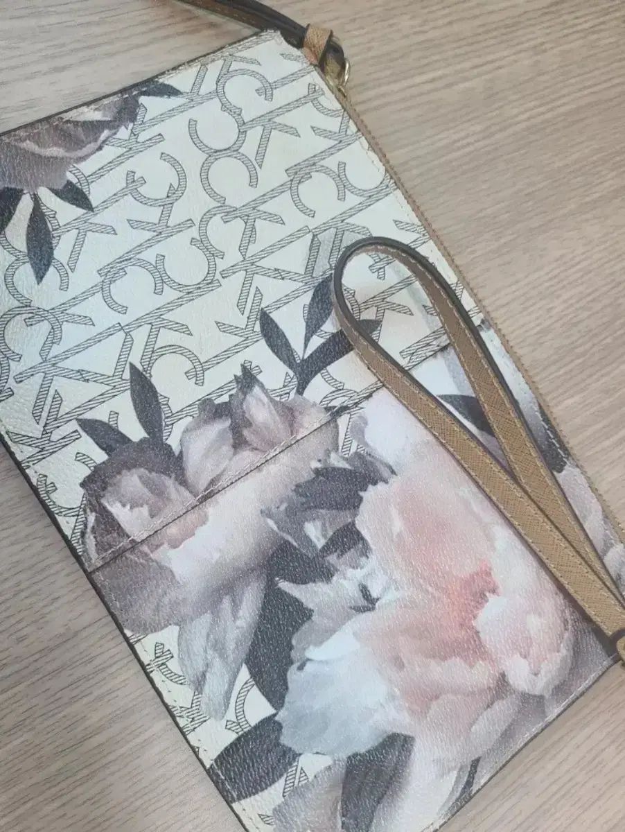  Calvin Klein CK モノグラム フラワー クラッチバッグ クラッチバッグ バッグ