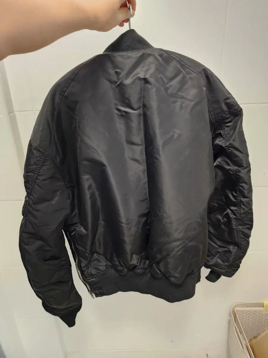 アルファ インダストリーズ MA-1 ブラック m ルーズフィット ラグラン サイド ジップ