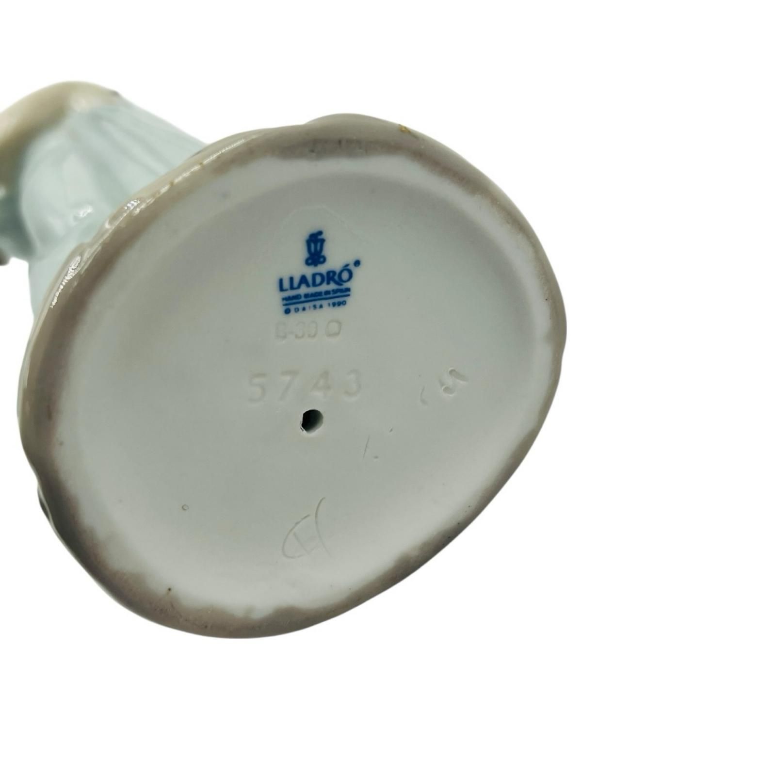 LLADRO (リヤドロ)〜猫(5743) LLADRO リヤドロ 5743 私のことも忘れないで 女の子 猫 - メルカリ