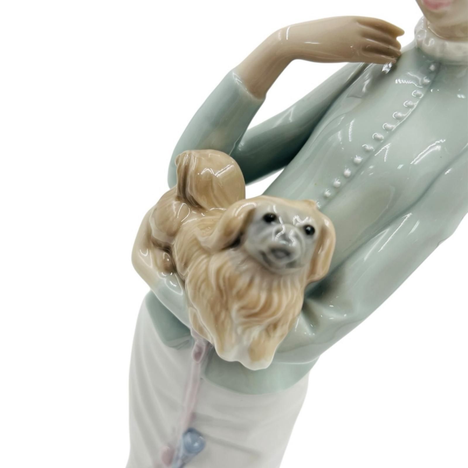 LLADRO リヤドロ 4893 仔犬とお散歩 仔犬を抱く貴婦人 フィギュリン