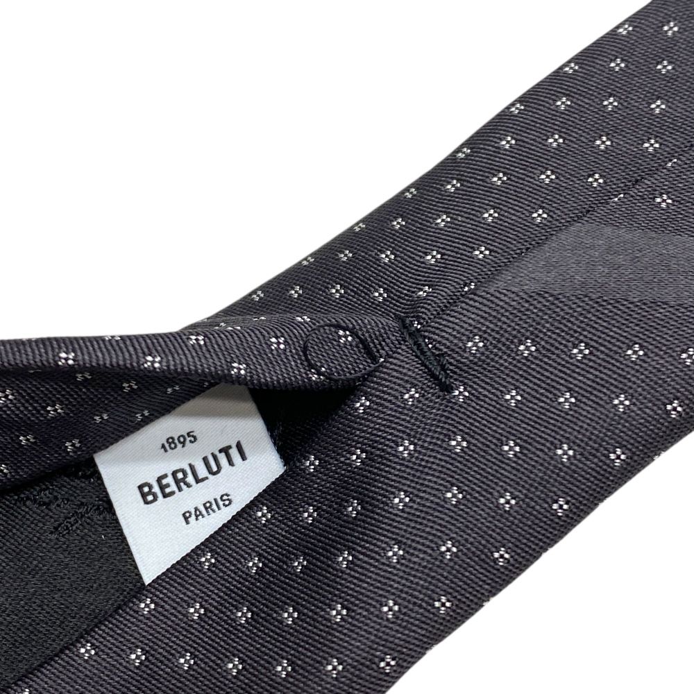  ベルルッティ カリグラフィ スクリット ネクタイ レギュラータイ 総柄 ロゴ シルク グレー Berluti メンズ 上品 ビジネス フォーマル その他 小物