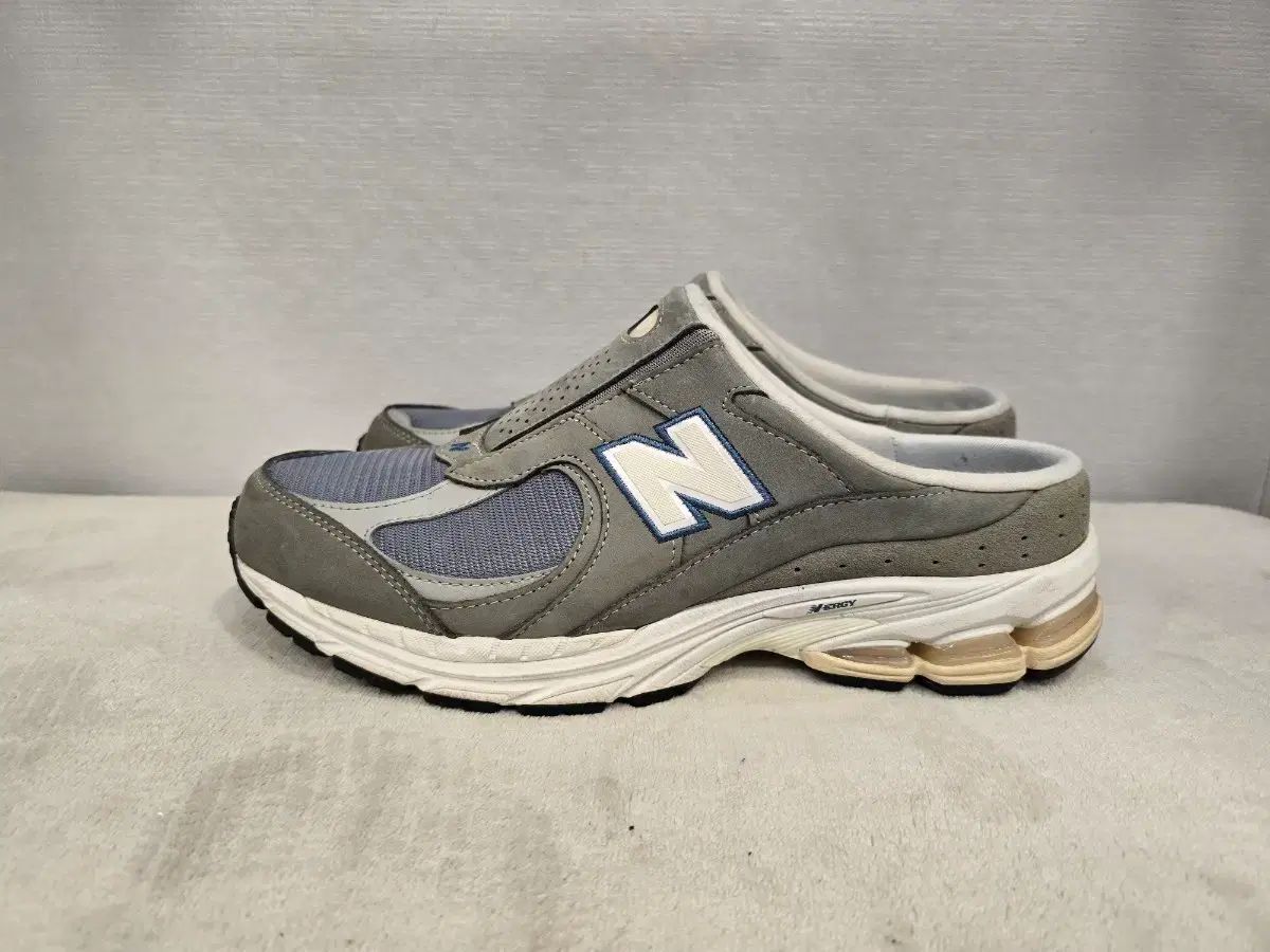 ニュー ンス 2002 R ミュール レインクラウド スリッパ グレー 270