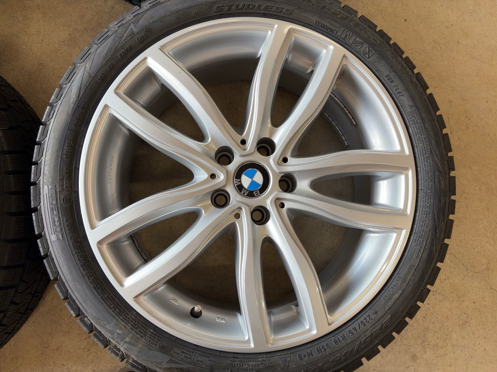  BMW G 20 21 ピレリ ランフラット 18インチ 4本セット 18インチ タイヤ ホイールセット