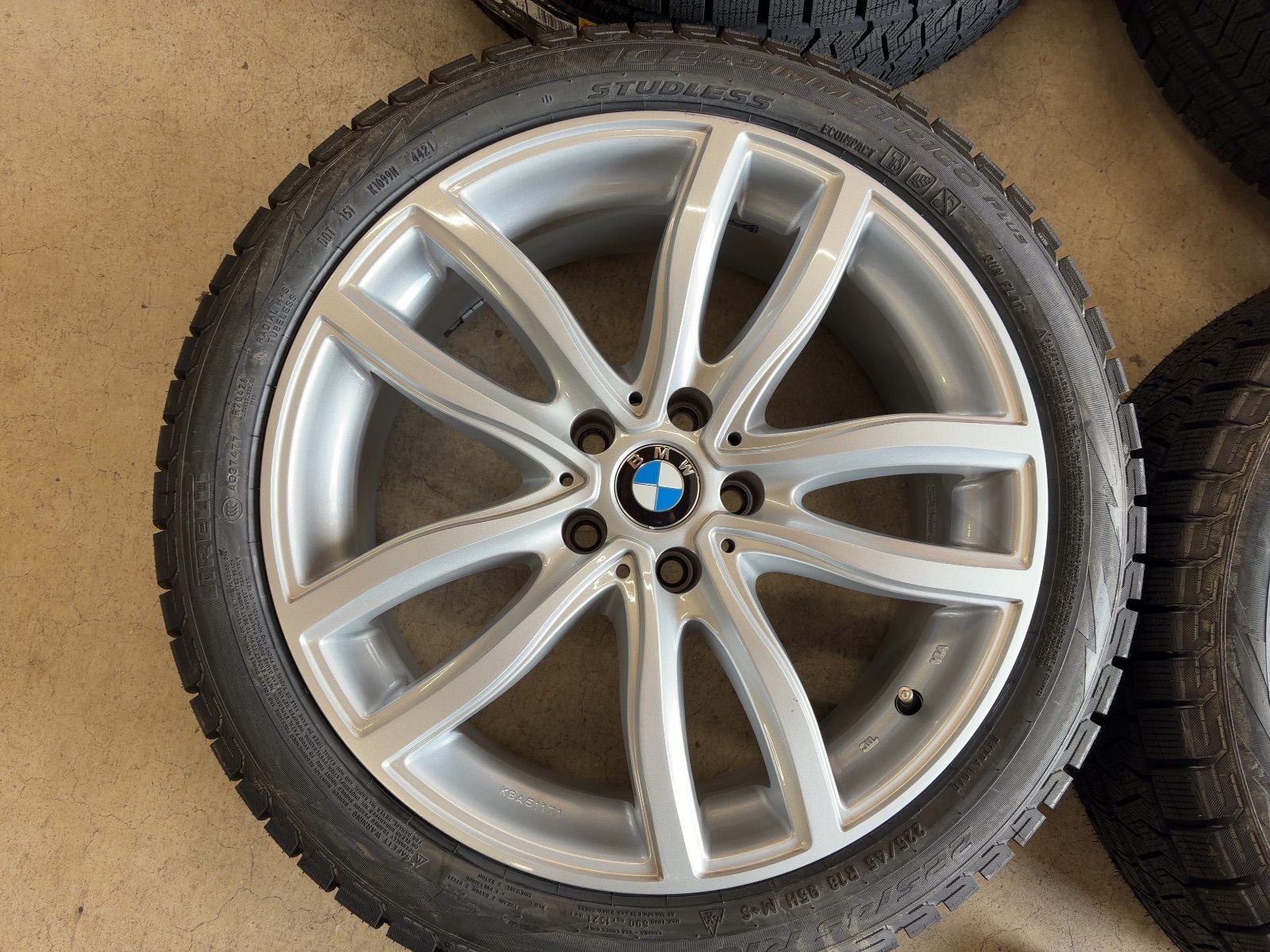 BMW G 20 21 ピレリ ランフラット 18インチ 4本セット